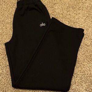 ALO ACCOLADE STRAIGHT LEG SWEATPANTS
